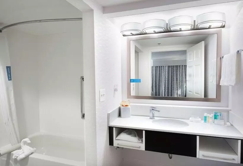 استودیوی استاندارد, Hampton Inn & Suites Atlantagalleria