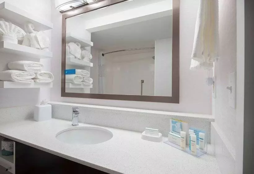 استودیوی استاندارد, Hampton Inn & Suites Atlantagalleria