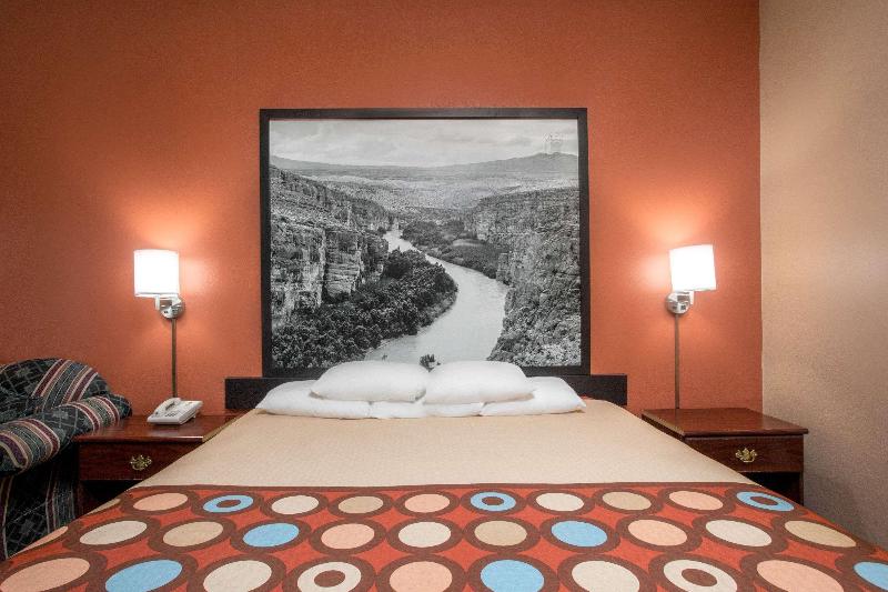 جناح, Hampton Inn & Suites Chicago/aurora