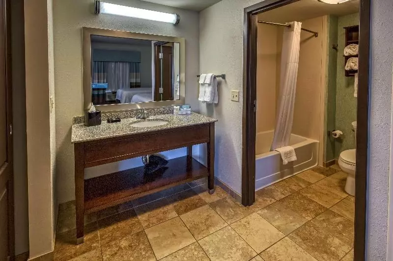キングサイドベッドのスタンダードワンルーム, Hampton Inn & Suites Destin
