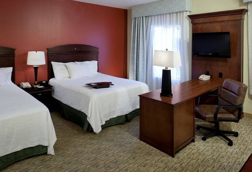 إستوديو قياسى, Hampton Inn & Suites Texarkana