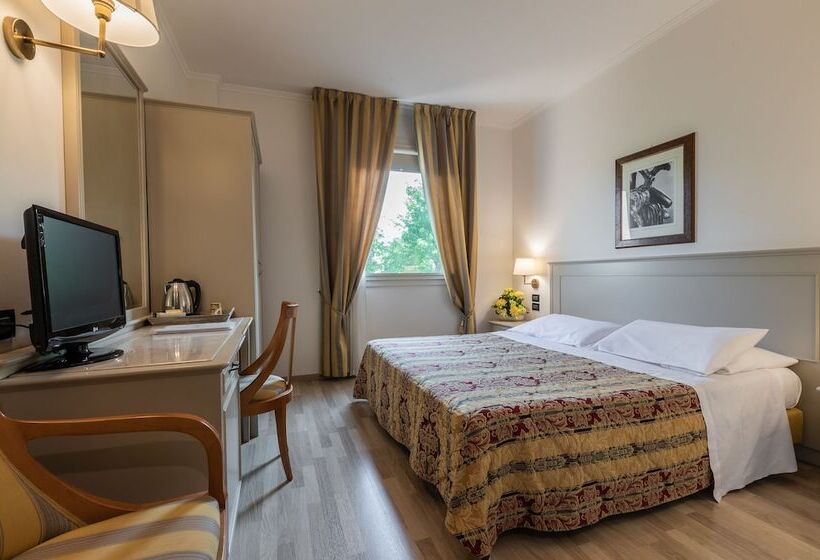 חדר סטנדרט, Michelangelo