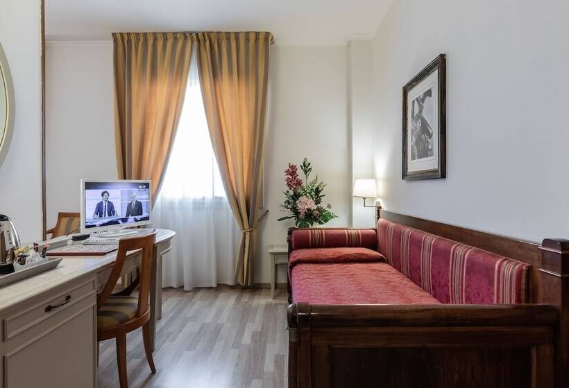 חדר סופריור לשלושה, Michelangelo