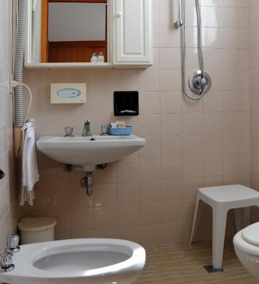 غرفة قياسية فردية, Reno