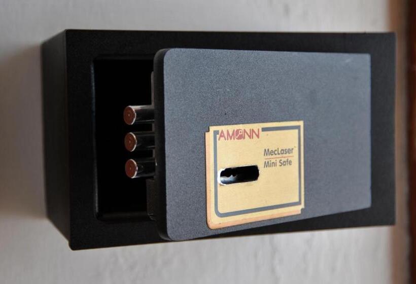 غرفة إقتصادية, Reno