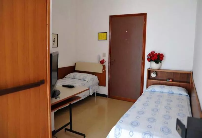 Economy-huone, Reno