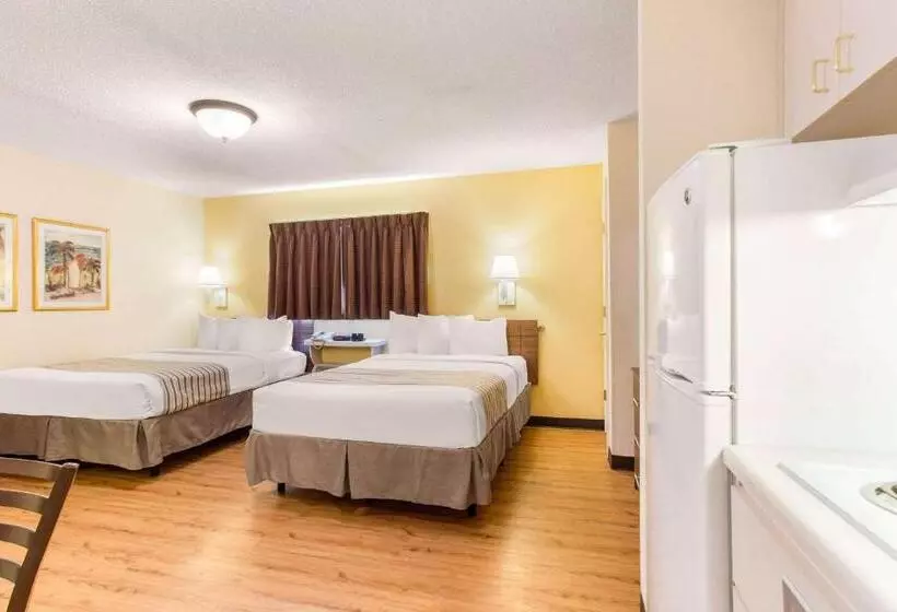 デラックスの４人部屋, Studio 6 Myrtle Beach, Sc