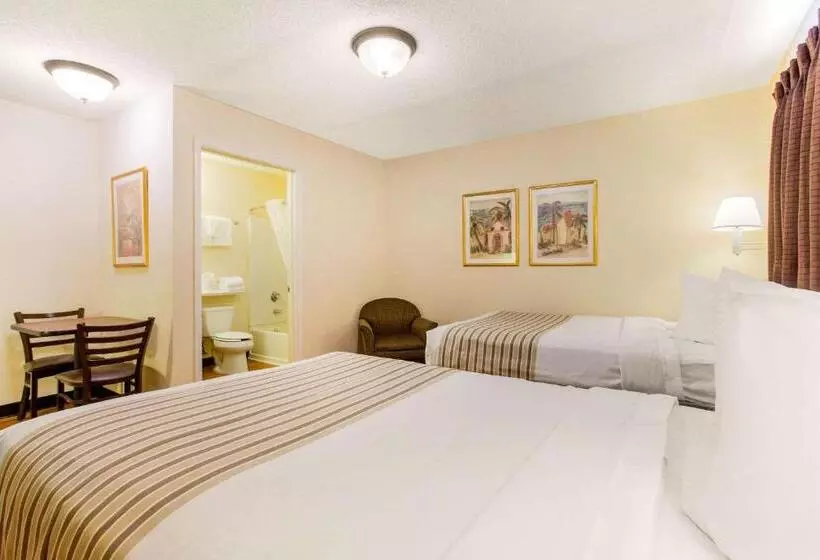デラックスの４人部屋, Studio 6 Myrtle Beach, Sc