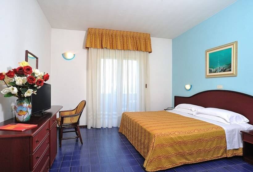 スタンダードトリプルルーム, Vittoria