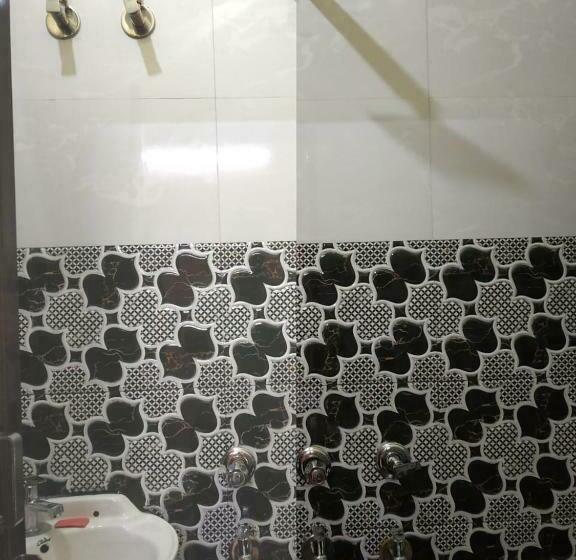 발코니 디럭스 룸, Awadh Kailash