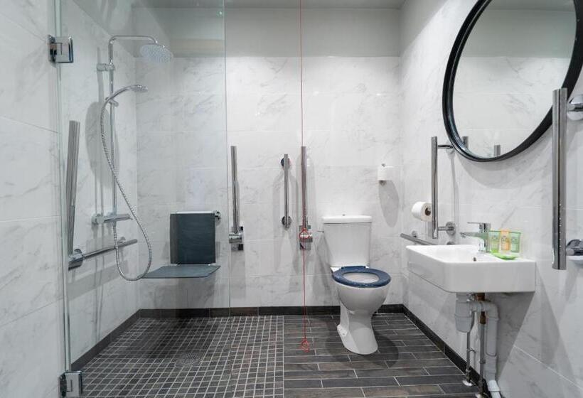 Номер Стандарт Адаптированный для Инвалидов, Hillyard House