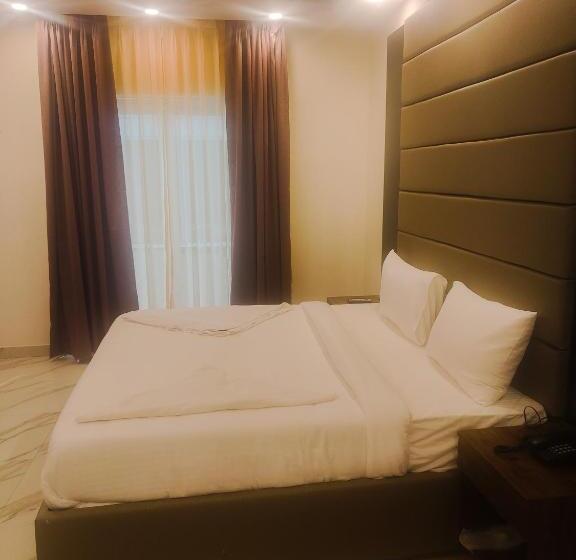 キングサイズベッドのスタンダードルーム, Pk Boutique