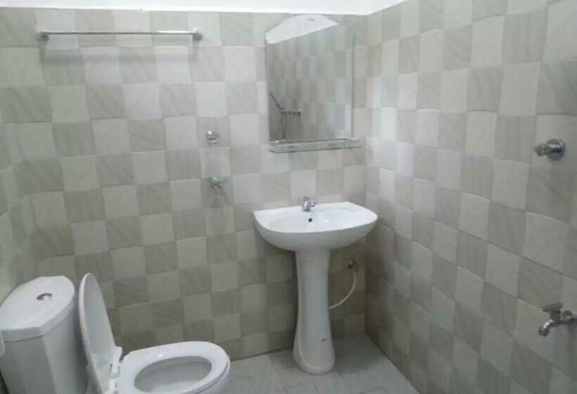 Standard Trippelrum, Quench Inn