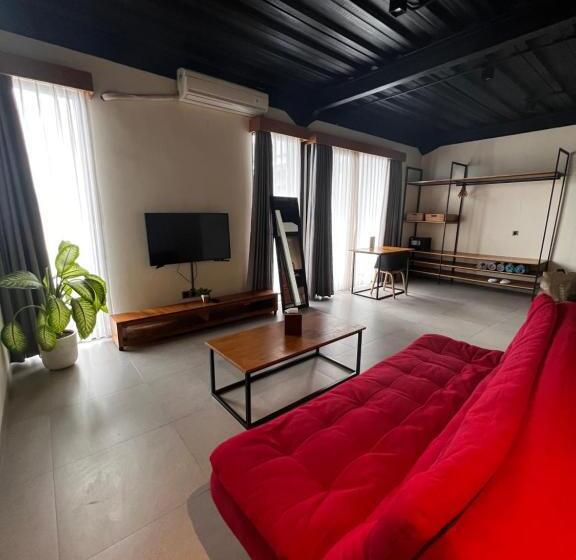 Suíte Vista Piscina, Rumah Kahyangan