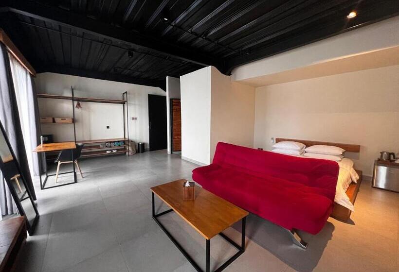 풀장 전망 스위트, Rumah Kahyangan