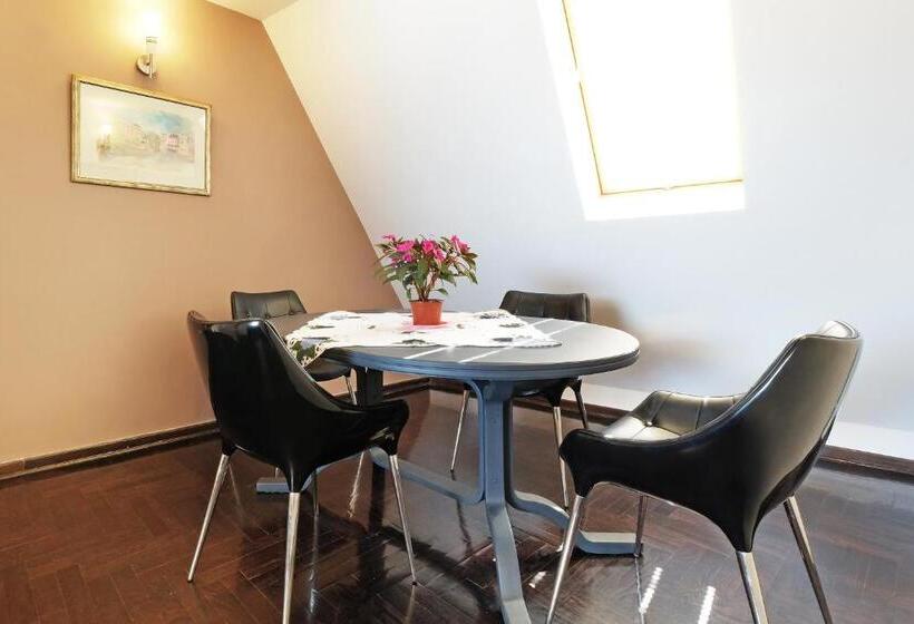 آپارتمان لوکس 1 خوابه, Villa Tower Gardos