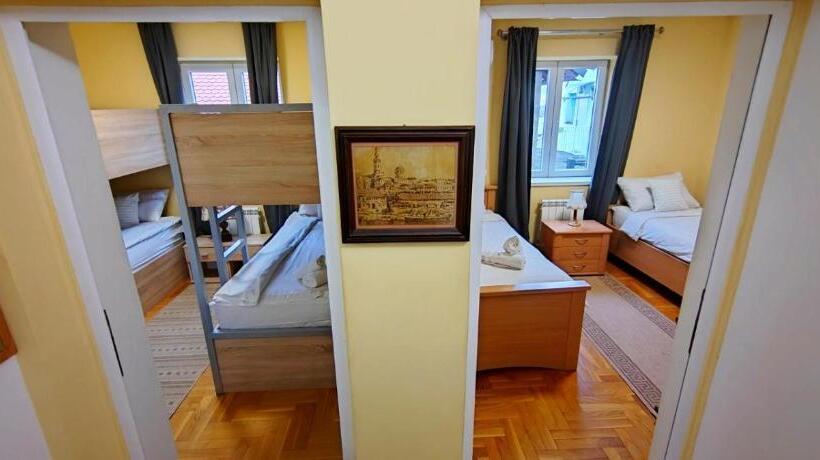 اتاق استاندارد چهار تخته, Villa Tower Gardos