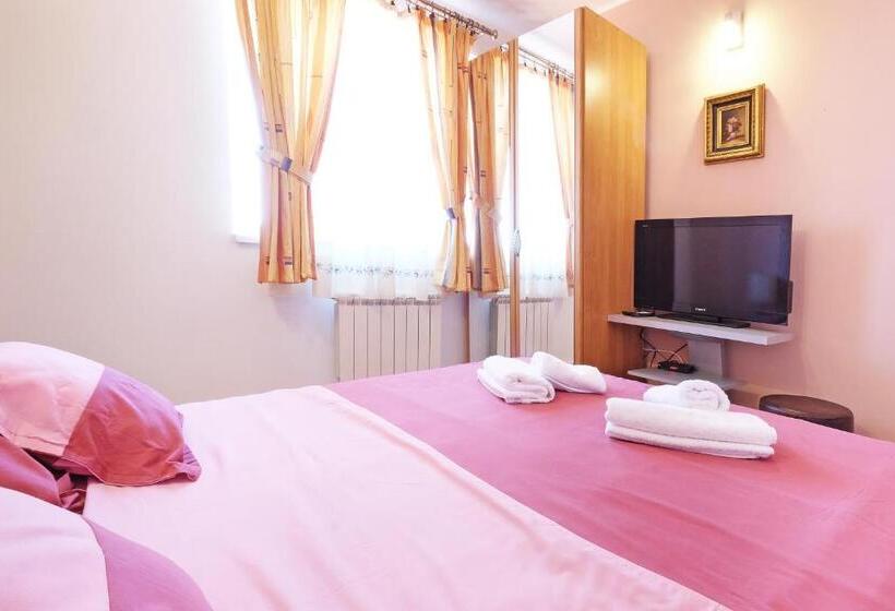 اتاق استاندارد با بالکن, Villa Tower Gardos