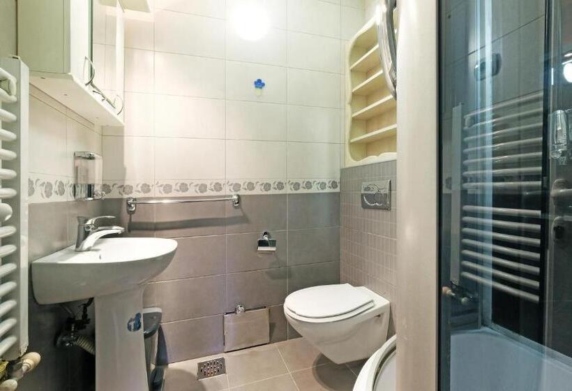 اتاق استاندارد با بالکن, Villa Tower Gardos