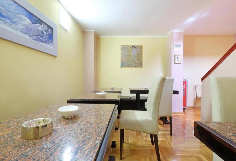 اتاق استاندارد چهار تخته, Villa Tower Gardos