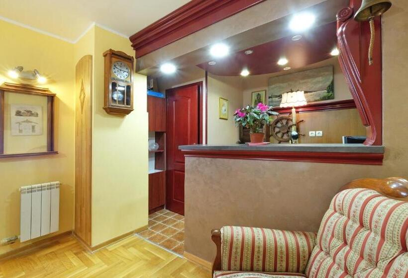 اتاق استاندارد با بالکن, Villa Tower Gardos