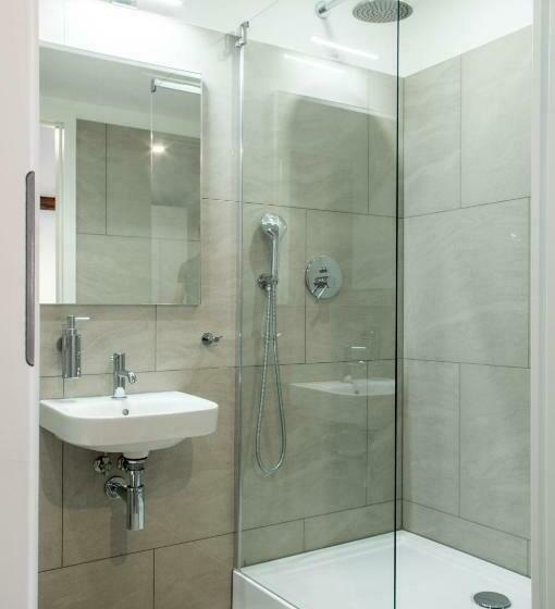 Номер Стандарт, Pałac W Małkowie