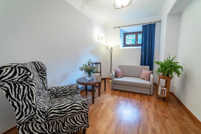 Студия Стандарт, Pałac W Małkowie