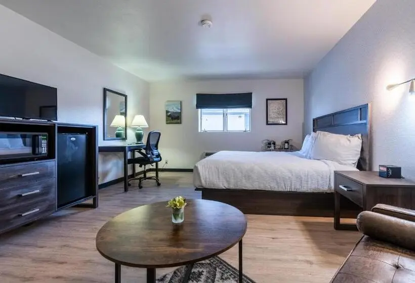 Deluxe Suite King Bed, The Scout Inn
