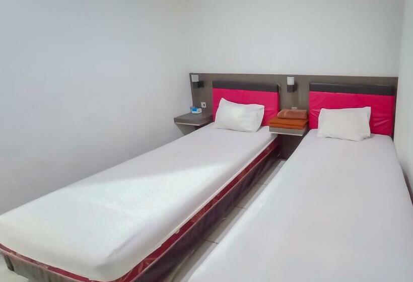 Номер Стандарт, Reddoorz Syariah Near Q Mall Banjarbaru