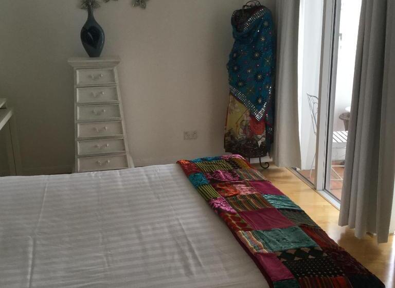 Семейные Апартаменты, Broadbeach Holiday Apartments