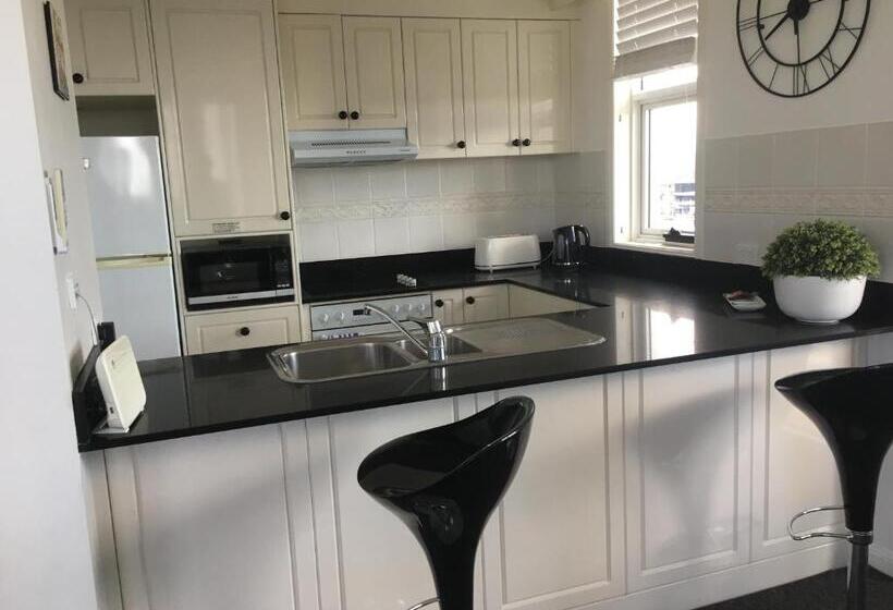 Апартаменты 2 Спальни, Broadbeach Holiday Apartments