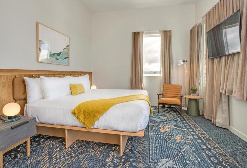 جناح غرفتين نوم, Saltline