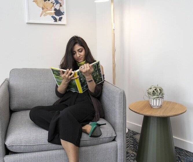 غرفه قياسيه سريرين مزدوجين, Saltline