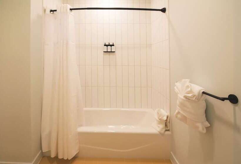 غرفة قياسية سرير كينج, Saltline