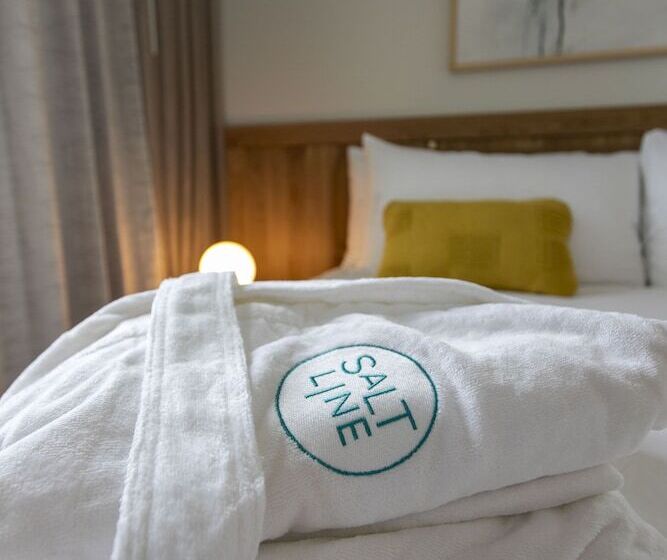 غرفة قياسية سرير مزدوج, Saltline