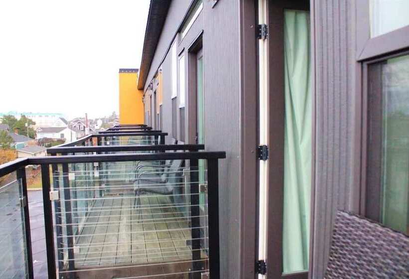 غرفة قياسية سرير مزدوج, Saltline