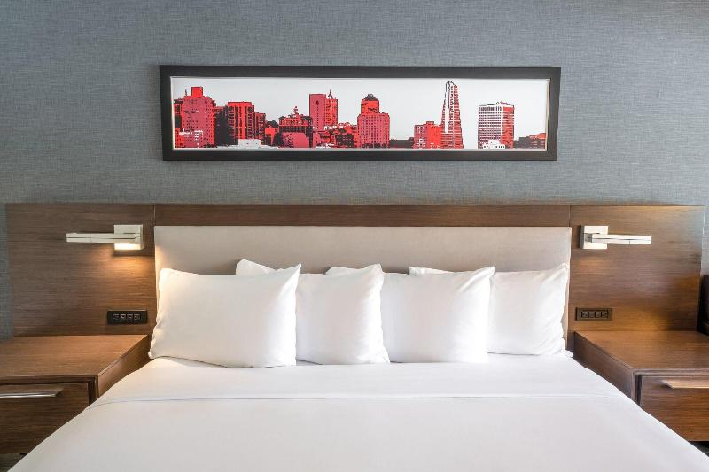 带大床的标准间, Aloft San Jose Cupertino