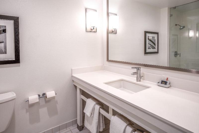 带特大床的标准间, Aloft San Jose Cupertino