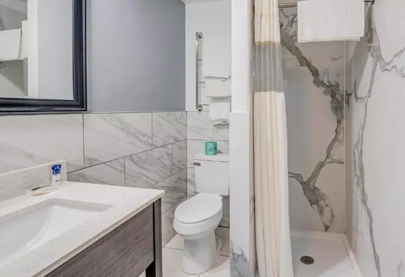 キングサイズベッドのデラックスルーム, Americas Best Value Inn Stonington Mystic