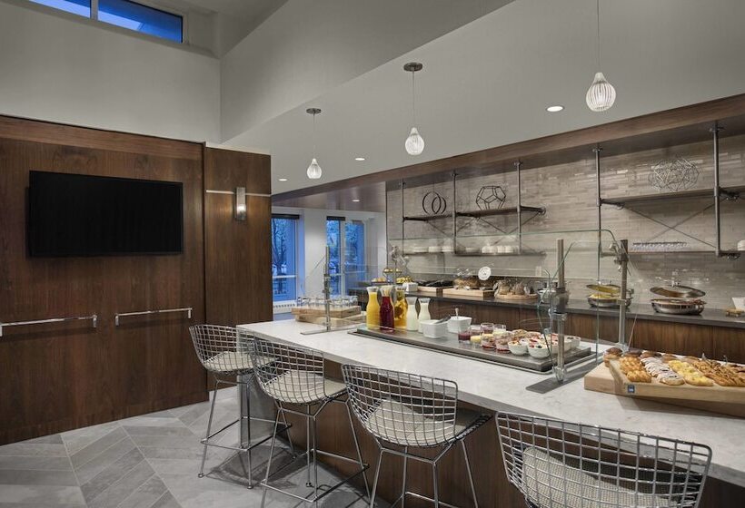 Camera Club, Auburn Hills Marriott Pontiac