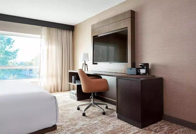キングサイズベッドのスーペリアルーム, Chicago Marriott Southwest At Burr Ridge