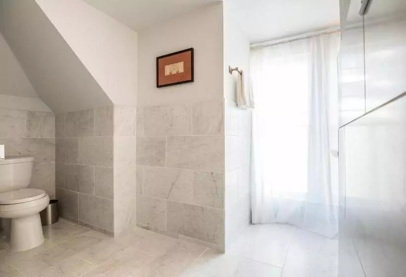 اتاق استاندارد با تخت دو نفره بزرگ, Ella