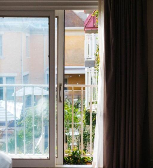 Номер Deluxe Вид на Бассейн, Ella