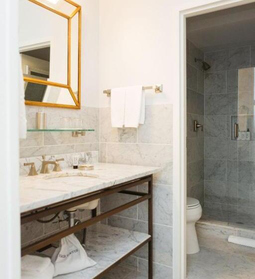 Номер Deluxe Вид на Бассейн, Ella