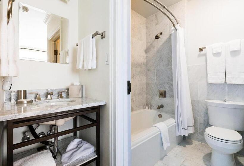 Номер Deluxe Вид на Бассейн, Ella