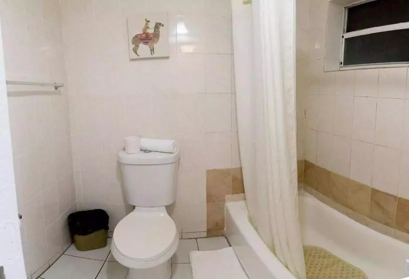 اتاق استاندارد با تخت بزرگ, Gables Inn