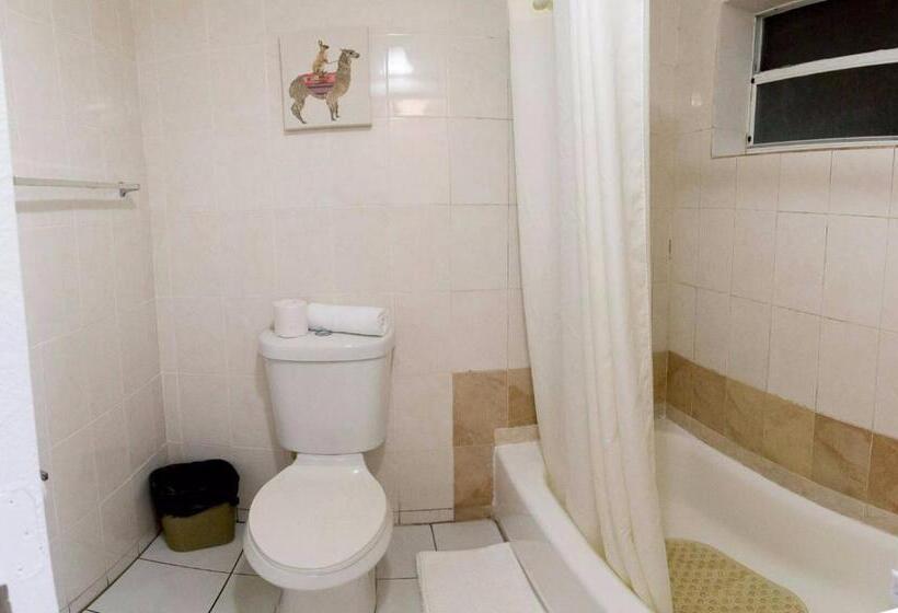 Номер Стандарт, Gables Inn