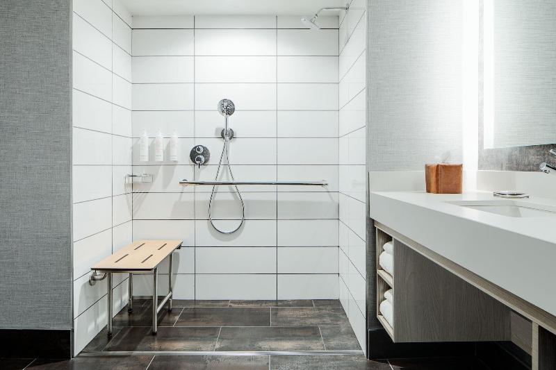 Номер Стандарт Кровать Кинг Адаптированный для Инвалидов, Seattle Marriott Waterfront