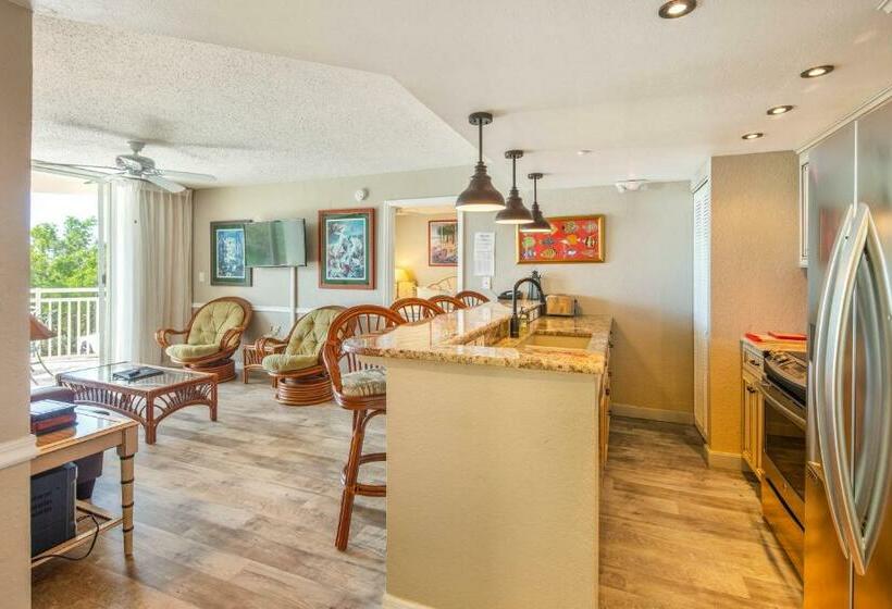 דירת שני חדרים, Sunrise Suites