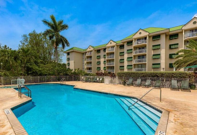 דירת שני חדרים, Sunrise Suites